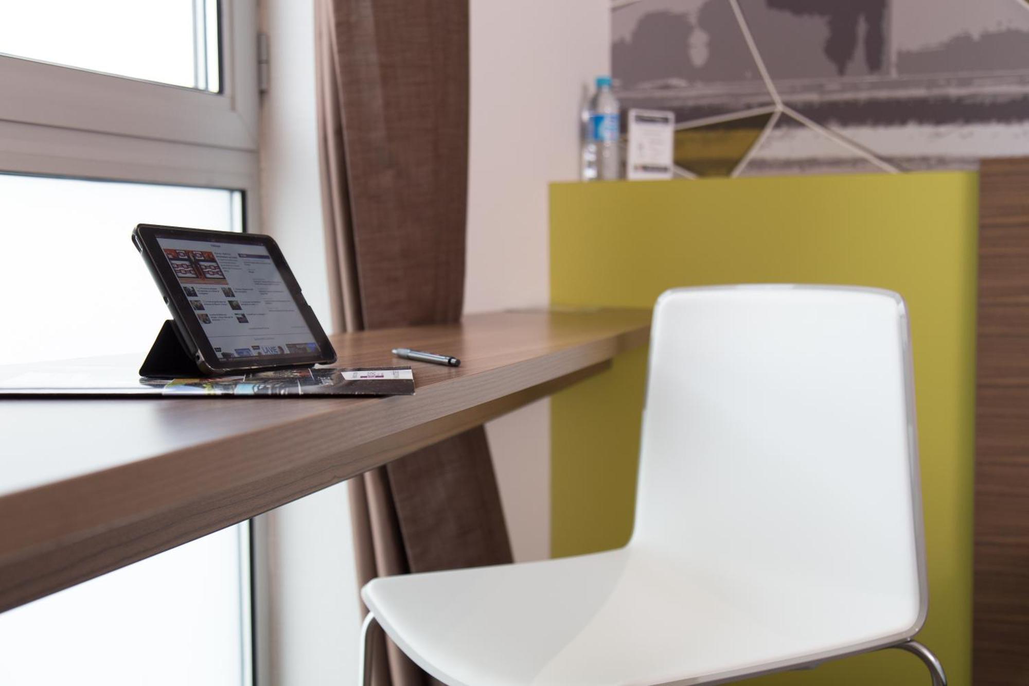 Brit Hotel Toulouse Colomiers - L'Esplanade ภายนอก รูปภาพ