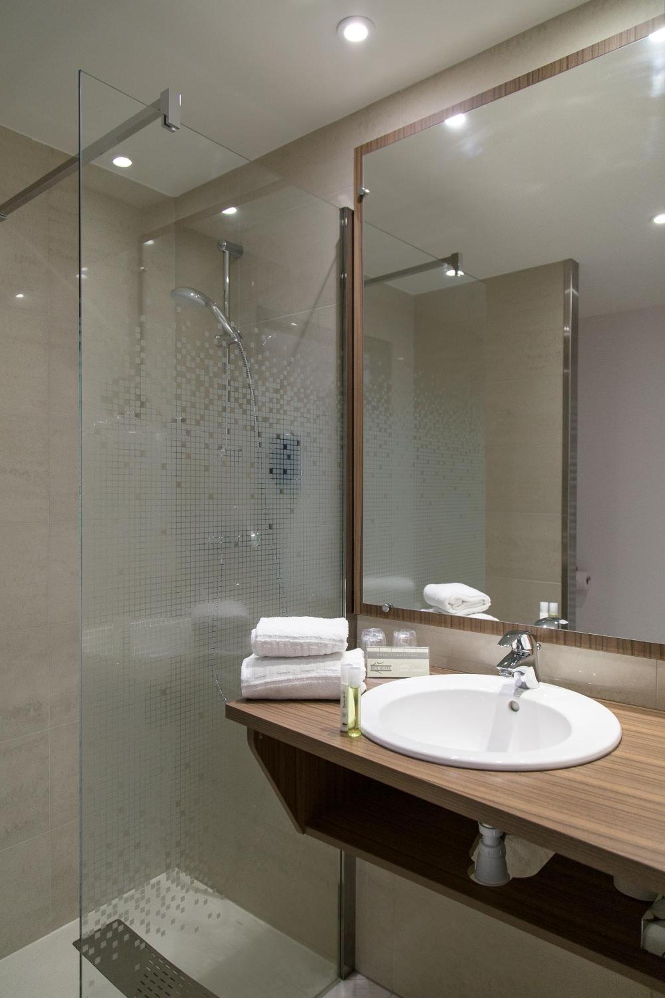 Brit Hotel Toulouse Colomiers - L'Esplanade ภายนอก รูปภาพ