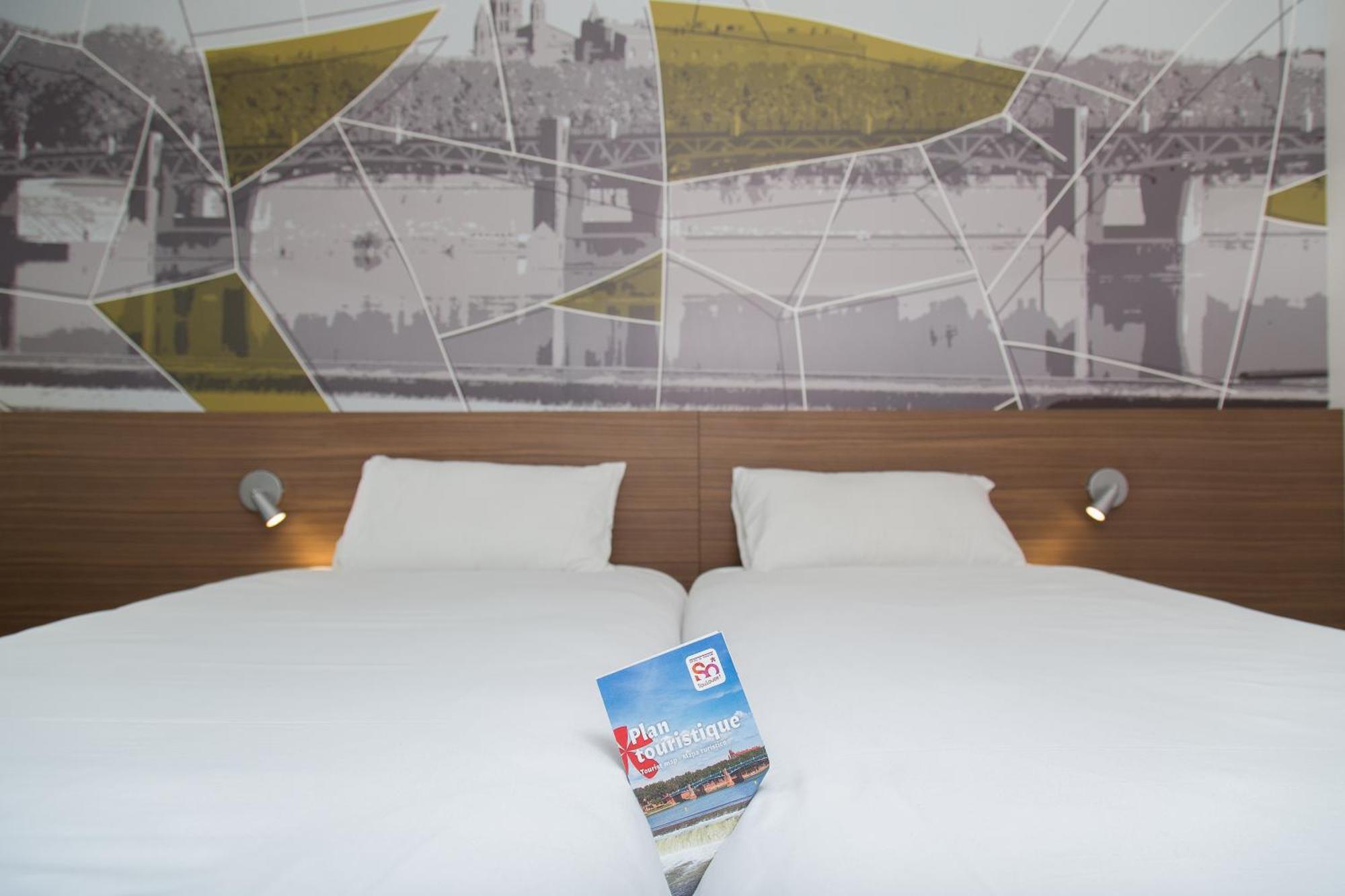 Brit Hotel Toulouse Colomiers - L'Esplanade ภายนอก รูปภาพ